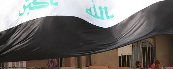 Ataque com carro-bomba no Iraque ocorreu durante comemorações do fim do Ramadã, em mercado movimentado da cidade de Khan Bani Saad - Sputnik Brasil