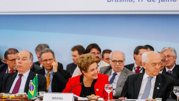 Presidenta Dilma Rousseff participa de sessão plenária e cerimônia de transmissão da Presidência Pro Tempore do Mercosul à República do Paraguai durante 48ª Cúpula do Mercosul no Palácio do Itamaraty. - Sputnik Brasil