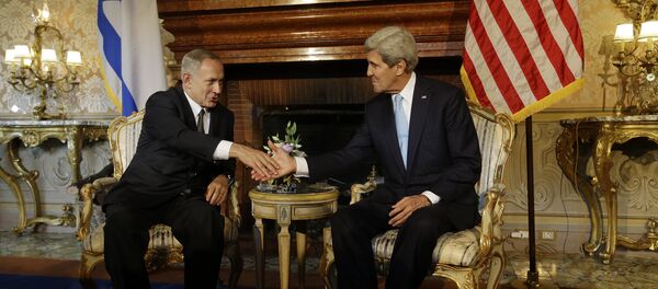 John Kerry e Benjamin Netanyahu - Sputnik Brasil