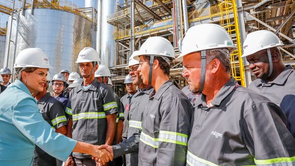 Política de Estado, expansão do etanol no Brasil pode alcançar Índia e China - Sputnik Brasil