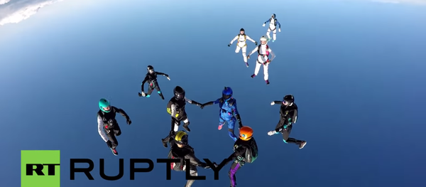 Paraquedistas russas marcam novo recorde - Sputnik Brasil