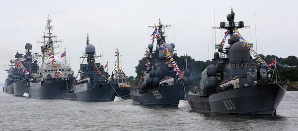 Ensaio para a parada do dia da Marinha da Rússia em Baltiysk. A Frota do Báltico. Ensaio para a parada do dia da Marinha da Rússia em Baltiysk. A Frota do Báltico. - Sputnik Brasil