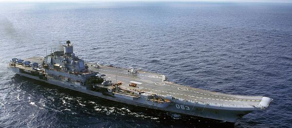 Porta-aviões da Marinha da Rússia, Almirante Kuznetsov, no Mar de Barents. - Sputnik Brasil