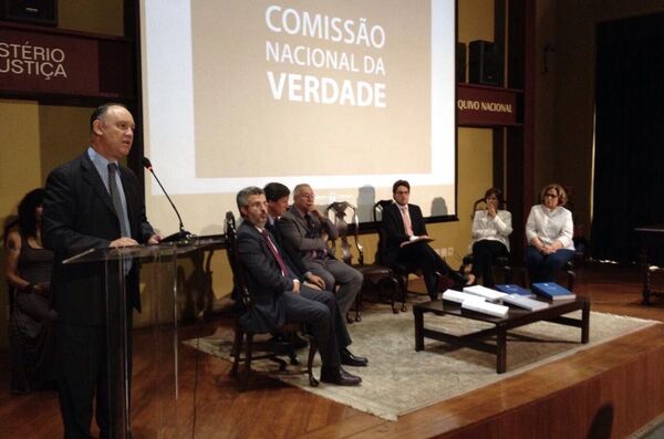 Damares anula 295 anistias concedidas por perseguição política na Ditadura Militar Damares anula 295 anistias concedidas por perseguição política na Ditadura Militar - Sputnik Brasil