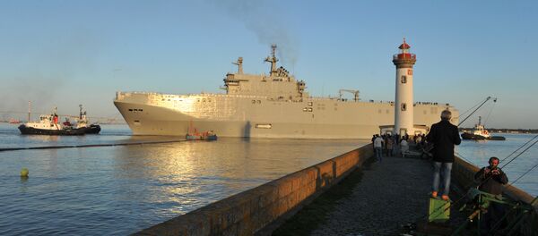 Porta-helicópteros Vladivostok, da classe Mistral - Sputnik Brasil