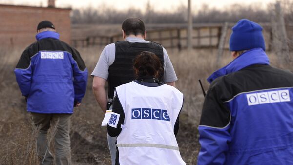 Monitores da OSCE em Donetsk, no leste da Ucrânia - Sputnik Brasil