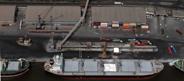 Porto de Paranaguá, principal ponto de saída dos produtos agrícolas brasileiros Porto de Paranaguá, principal ponto de saída dos produtos agrícolas brasileiros - Sputnik Brasil