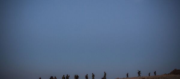 Militantes curdos combatem o Estado Islâmico perto da cidade de Hasakeh, na Síria Militantes curdos combatem o Estado Islâmico perto da cidade de Hasakeh, na Síria - Sputnik Brasil