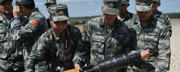 Militares chineses preparam-se para o biatlo de tanques Militares chineses preparam-se para o biatlo de tanques - Sputnik Brasil