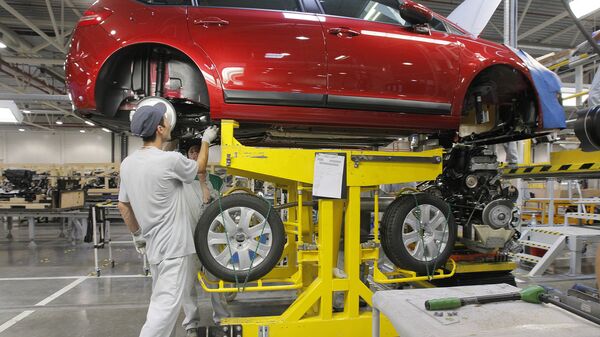 Montagem de automóveis Citroen na fábrica da PSA Peugeot Citroen, em Kaluga, na Rússia - Sputnik Brasil