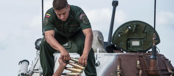Militares das Forças Armadas da Venezuela. Participantes do Biatlo de Tanque. - Sputnik Brasil