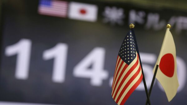 Bandeiras dos EUA e do Japão. - Sputnik Brasil
