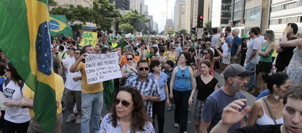 Protesto em São Paulo pelo impeachment da Presidenta Dilma - Sputnik Brasil
