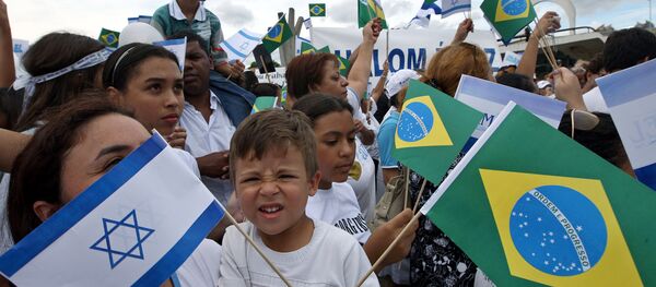 Bandeiras do Brasil e de Israel - Sputnik Brasil