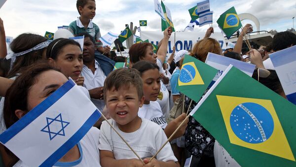 Bandeiras do Brasil e de Israel - Sputnik Brasil
