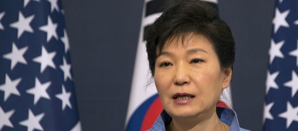 A presidente da Coreia do Sul, Park Geun-hye, participa na coletiva com o presidente dos EUA, Barack Obama, na Casa Azul em Seul. 25 de abril, 2014. - Sputnik Brasil