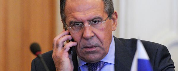 Sergei Lavrov, ministro de Relações Exteriores da Rússia, fala ao telefone - Sputnik Brasil