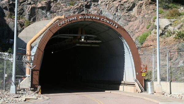 Portal para o complexo dentro do Monte Cheyenne, Colorado - Sputnik Brasil
