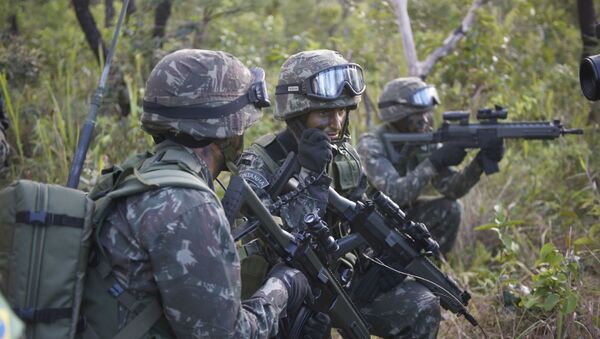 Exército brasileiro em treinamento na Floresta Amazônica. - Sputnik Brasil