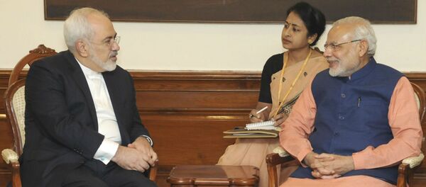 Mohammad Javad Zarif e Narendra Modi, respectivamente, chanceler do Irã e premiê da Índia. - Sputnik Brasil