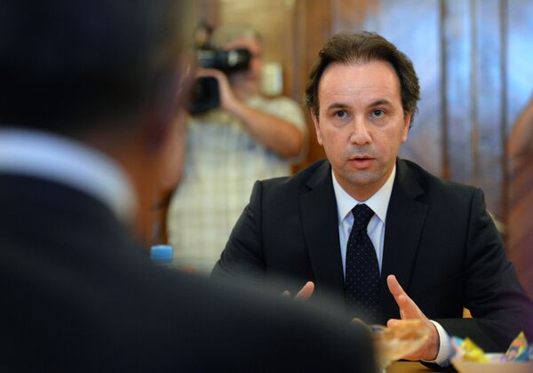 O chefe da Coalizão Nacional da Oposição síria, Khaled Khoja, durante uma reunião com o chanceler russo, Sergei Lavrov, em 14 de agosto de 2015. - Sputnik Brasil