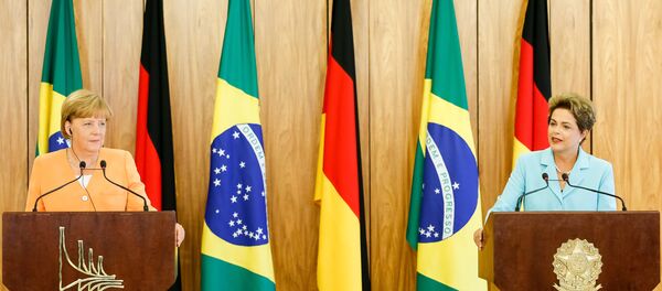 Presidenta Dilma Rousseff e a Chanceler da República Federal da Alemanha, Angela Merkel, em Brasília - Sputnik Brasil