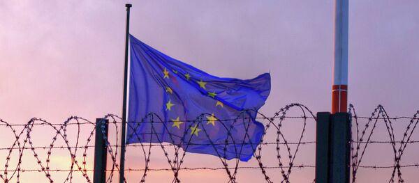 Espaço Schengen, bandeira da União Europeia Espaço Schengen, bandeira da União Europeia - Sputnik Brasil