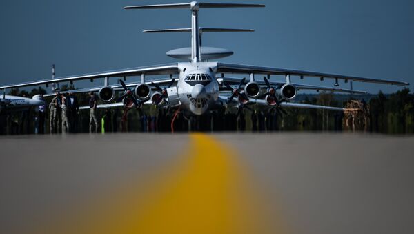 Uma aeronave Ilyushin Il -76 durante o ensaio final da abertura do MAKS 2015. - Sputnik Brasil