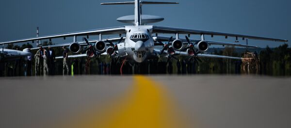 Uma aeronave Ilyushin Il -76 durante o ensaio final da abertura do MAKS 2015. - Sputnik Brasil