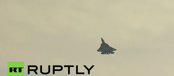 Rússia: Novo caça Sukhoi T-50 estreia no Salão Aeroespacial Internacional MAKS 2015 - Sputnik Brasil