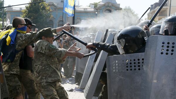 Confrontos entre radicais e polícia em Kiev em 31 de agosto - Sputnik Brasil