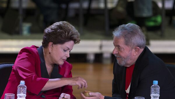 Dilma Rousseff e Luís Inácio Lula da Silva durante encontro da cúpula do PT em São Paulo - Sputnik Brasil