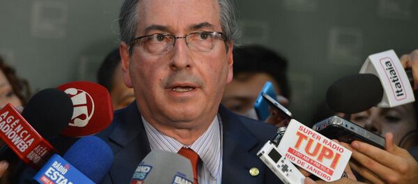 O presidente da Câmara, Eduardo Cunha, fala à imprensa no Congresso Nacional, sobre o encontro com a presidenta Dilma Rousseff no Palácio do Planalto. - Sputnik Brasil