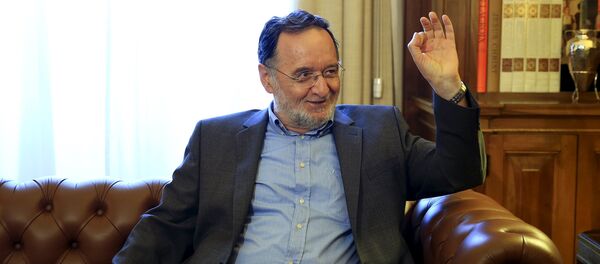 Popular Unity far-left leader Panagiotis Lafazanis gestures during a meeting with Greek President Prokopis Pavlopoulos (unseen) at the Presidential Palace in Athens, Greece August 27, 2015 - Sputnik Brasil