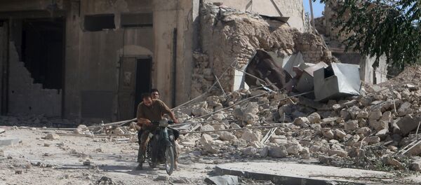 Área destruída na cidade de Alepo, na Síria. - Sputnik Brasil