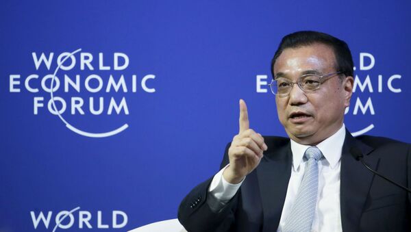 Li Keqiang, no Fórum Econômico Mundial, em Dalian. - Sputnik Brasil
