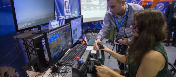 Participantes da exposição internacional de equipamento militar Russia Arms Expo - Sputnik Brasil