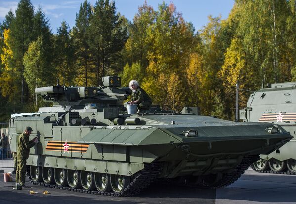 Preparativos do tanque T-15 Armata para a exposição internacional de equipamento militar Russia Arms Expo - Sputnik Brasil