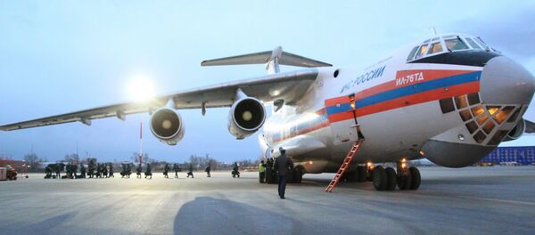 Avião do Ministério para Situações de Emergência russo - Sputnik Brasil