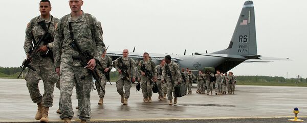 U.S. Paratroopers arrive in Estonia for NATO training - Sputnik Brasil