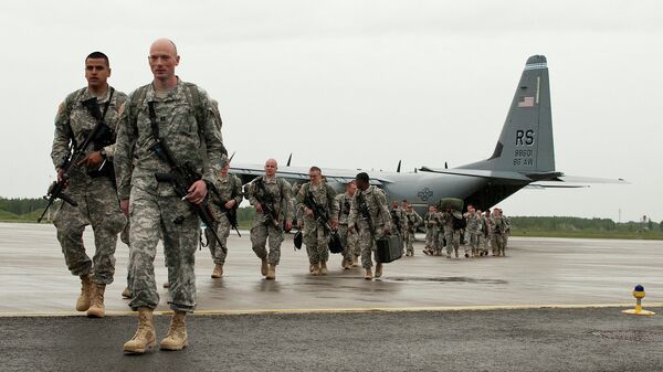 U.S. Paratroopers arrive in Estonia for NATO training - Sputnik Brasil