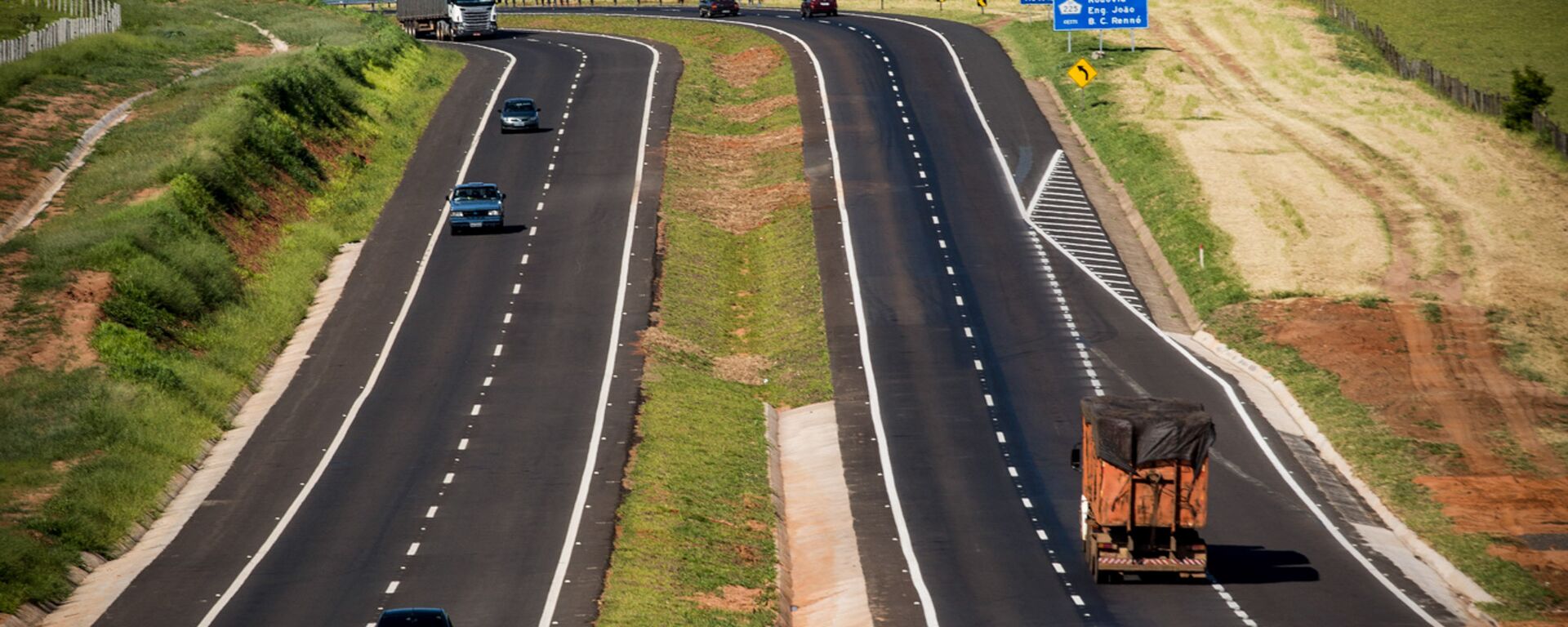 Rodovia em São Paulo  - Sputnik Brasil, 1920, 28.01.2025