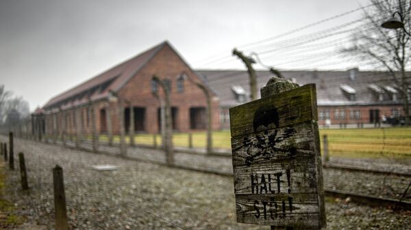 Campo de concentração de Auschwitz-Birkenau, na Polônia - Sputnik Brasil