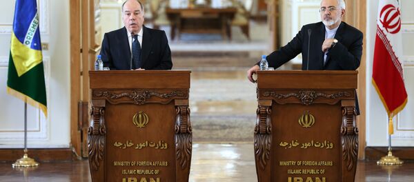 Mauro Vieira (esquerda) e Javad Zarif (direita) durante a visita do chanceler brasileiro ao Irã em 13 de setembro - Sputnik Brasil