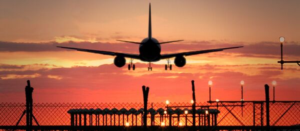 Aterrissagem do avião MS-21 Irkut. Aterrissagem do avião MS-21 Irkut. - Sputnik Brasil