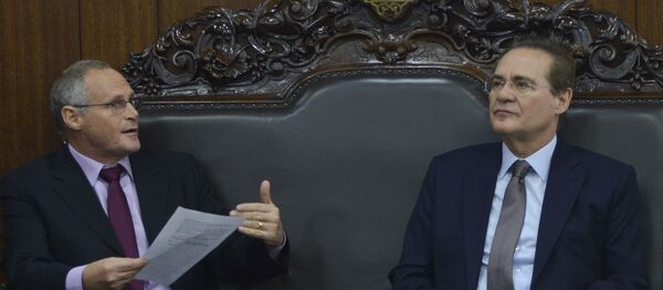 O secretário de Segurança do Rio, José Mariano Beltrame, em encontro com o presidente do Senado, Renan Calheiros, em Brasília - Sputnik Brasil