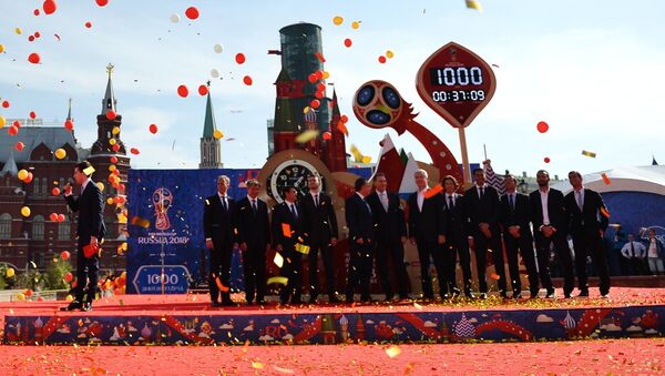 A cerimônia de lançamento de relógios de contagem regressiva na praça Manezhnaya (Moscou) durante comemorações de 1.000 dias até a Copa do Mundo de Futebol 2018 na Rússia - Sputnik Brasil
