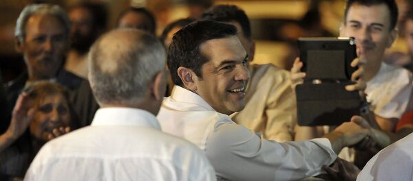 Alexis Tsipras comemorou com eleitores a vitória de seu partido, o Syriza, nas eleições gregas. - Sputnik Brasil