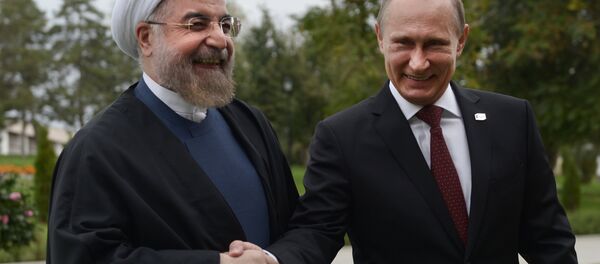 Presidentes do Irã e da Rússia Hassan Rouhani e Vladimir Putin - Sputnik Brasil