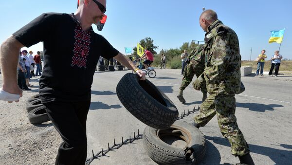 Ativistas bloqueiam acesso na fronteira entre Ucrânia e Crimeia - Sputnik Brasil